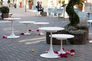 Tavolo bar modello Alice progettato per l’esterno