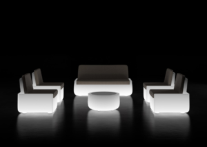Divano luminoso da esterno modello Bold