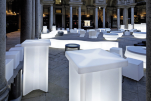 Tavolo Snack luminoso in plastica modello X2