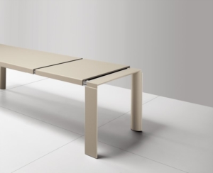 Tavolo in legno massello modello Trendsetter