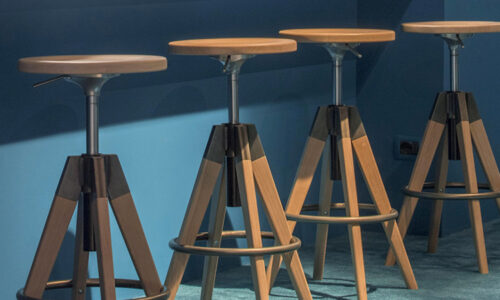 Sgabello in legno Arki Stool