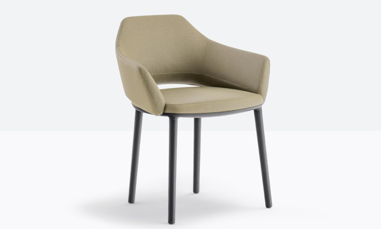 Vic 645, Poltroncina imbottita per l'arredo ristorante