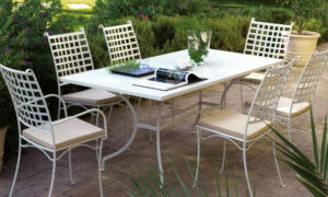 Tavolo da esterno, in metallo zincato modello Ascot