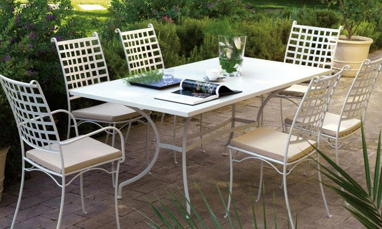Tavolo da esterno, in metallo zincato modello Ascot