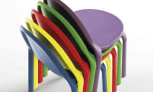 Sedia bar impilabile da esterno modello Drop