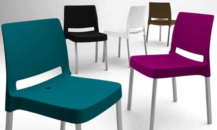 Sedia impilabile con seduta e schienale monoscocca modello Joi