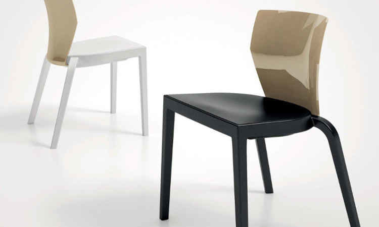 Sedia dal design moderno per l’indoor e l’outdoor, modello BI
