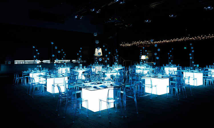 Tavolo ristorante luminoso modello Square