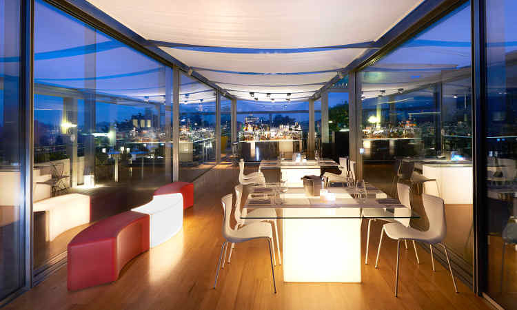 Tavolo ristorante luminoso modello Square