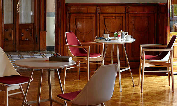 Sedia X Chair per ambienti interni ed esterni