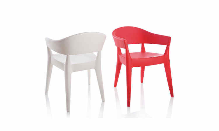 Jo, poltroncina moderna per l'arredo bar e ristorante