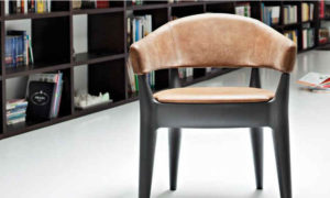 Jo, poltroncina moderna per l'arredo bar e ristorante