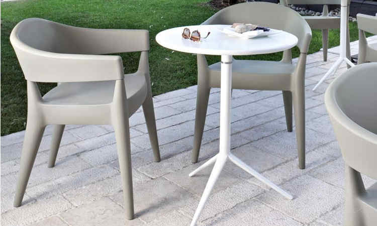 Jo, poltroncina moderna per l'arredo bar e ristorante
