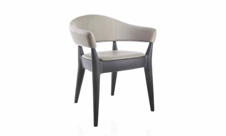 Jo, poltroncina moderna per l'arredo bar e ristorante