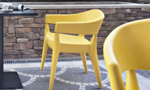 Jo, poltroncina moderna per l'arredo bar e ristorante