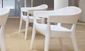 Jo, poltroncina moderna per l'arredo bar e ristorante