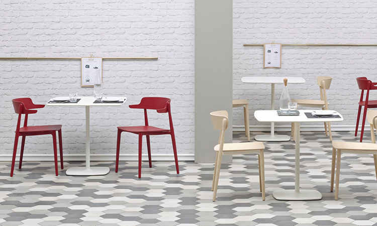 Stylus, tavolo per interni con piedini regolabili