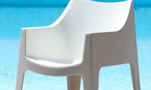 Coccolona, poltrona moderna, impilabile, arredo indoor outdoor