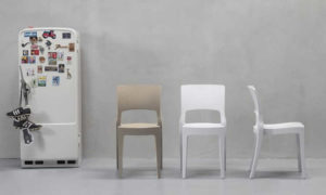 Isy, sedia bar impilabile, per l’arredo contrac indoor e outdoor