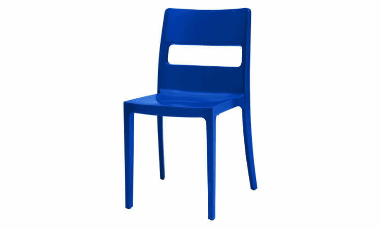 Sai, sedia moderna, impilabile, per l'arredo indoor e outdoor