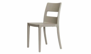 Sai, sedia moderna, impilabile, per l'arredo indoor e outdoor