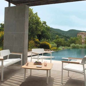 Shine, divano da giardino, aree relax e bordo piscina