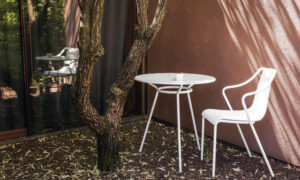 Ola, sedia ristorante impilabile per uso indoor e outdoor