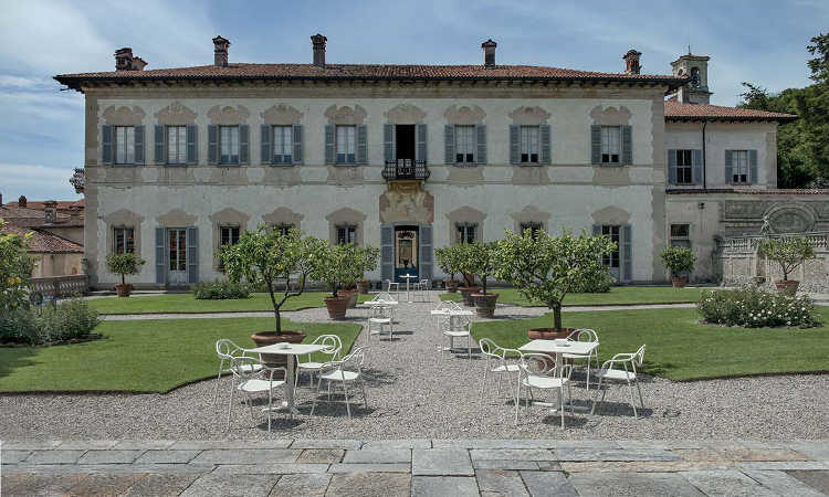 Zahir, poltroncina da giardino in acciaio verniciato