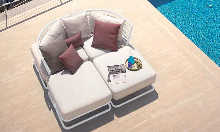 Marcel, divano modulare per l'arredo di giardini o bordo piscine