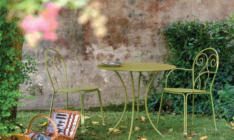 Pigalle, sedia classica da giardino in acciaio verniciato