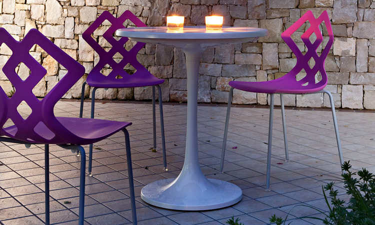 Zahira, sedia moderna, impilabile, per l'arredo bar