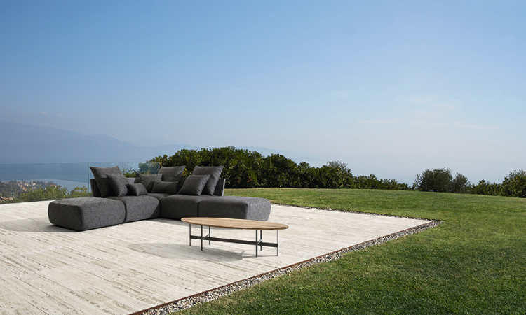 Begin, divano modulare per l’arredo outdoor