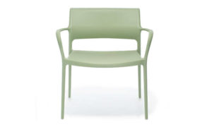 Ara Lounge, poltroncina per l’arredo indoor e outdoor