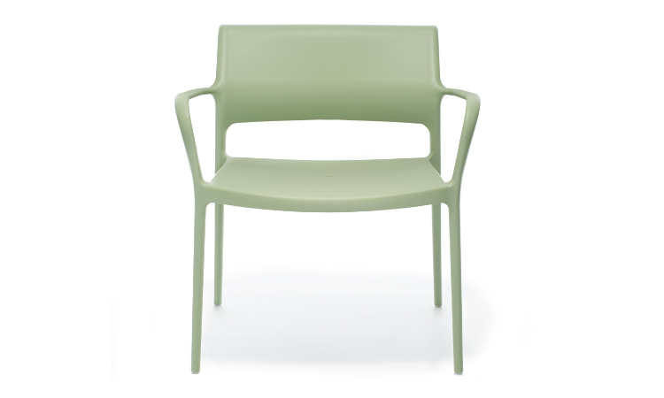 Ara Lounge, poltroncina per l’arredo indoor e outdoor