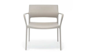 Ara Lounge, poltroncina per l’arredo indoor e outdoor