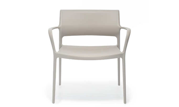 Ara Lounge, poltroncina per l’arredo indoor e outdoor