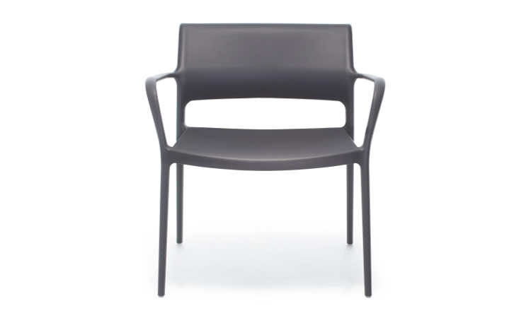 Ara Lounge, poltroncina per l’arredo indoor e outdoor