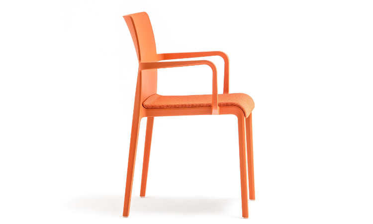 Volt HB Soft armchair, sedia con braccioli e schienale alto