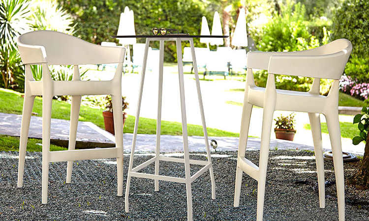 Jo Stool, sgabello moderno per l'arredo indoor e outdoor