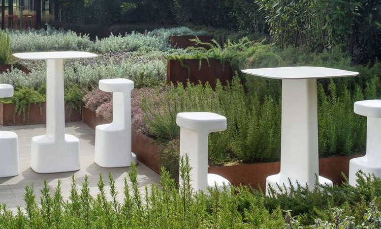 Serif, tavolo snack da giardino per l'arredo bar