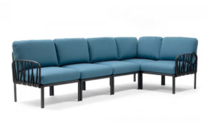 Komodo 5, divano modulare per l'arredo outdoor