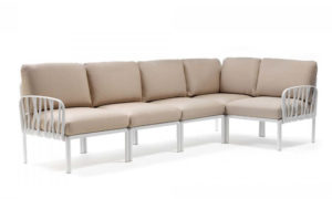 Komodo 5, divano modulare per l'arredo outdoor