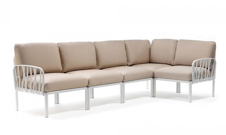 Komodo 5, divano modulare per l'arredo outdoor