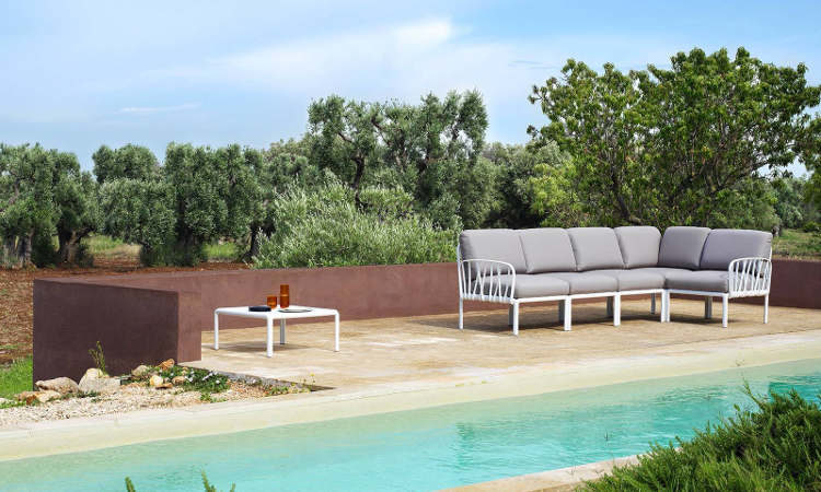 Komodo 5, divano modulare per l'arredo outdoor