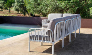 Komodo 5, divano modulare per l'arredo outdoor