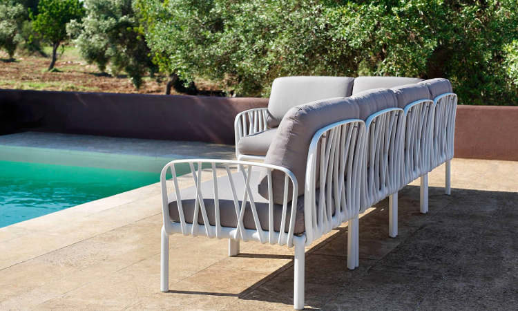 Komodo 5, divano modulare per l'arredo outdoor
