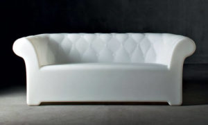 Sirchester, divano luminoso per l'arredo indoor e outdoor