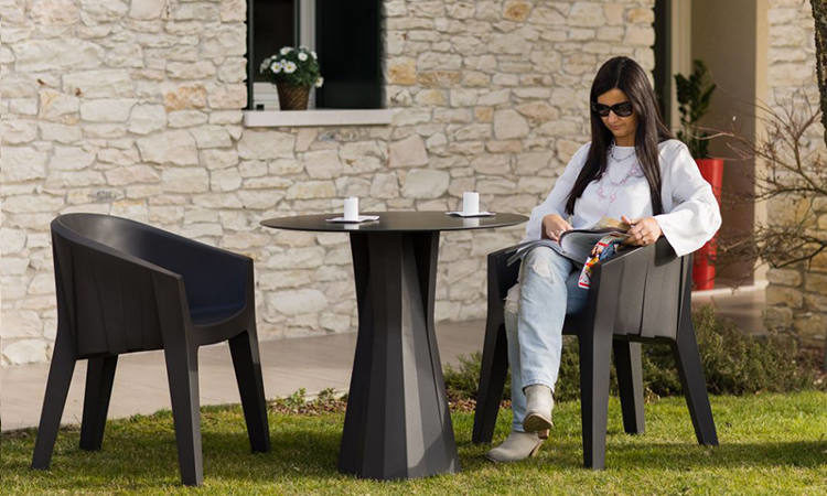 Frozen, poltroncina moderna per l'arredo indoor e outdoor