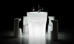 Cubalibre, tavolo luminoso per l'arredo di locali e bar