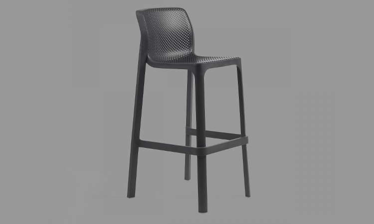Net, sgabello moderno per l'arredo indoor e outdoor impilabile